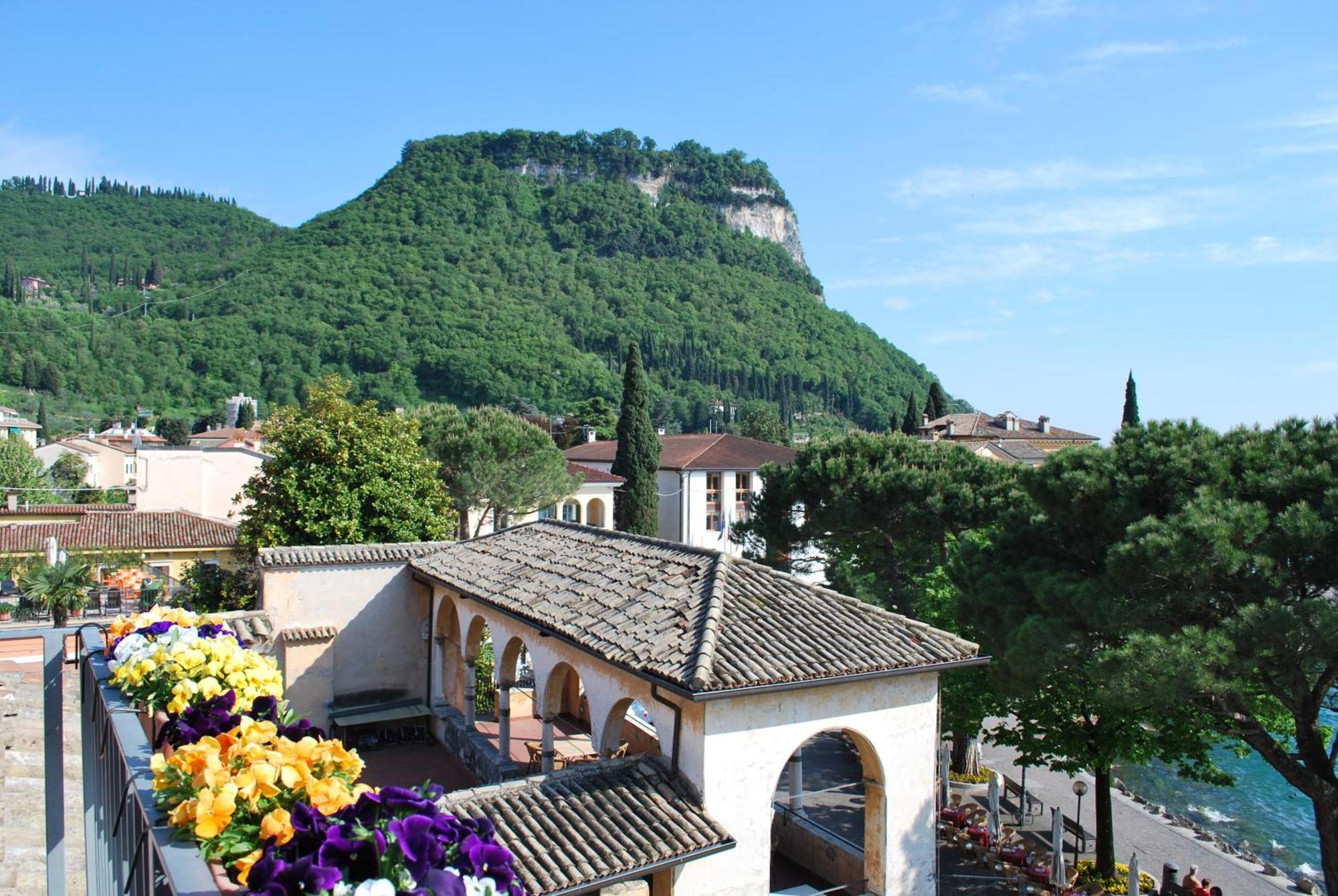 Albergo All'Ancora การ์ดา ภายนอก รูปภาพ