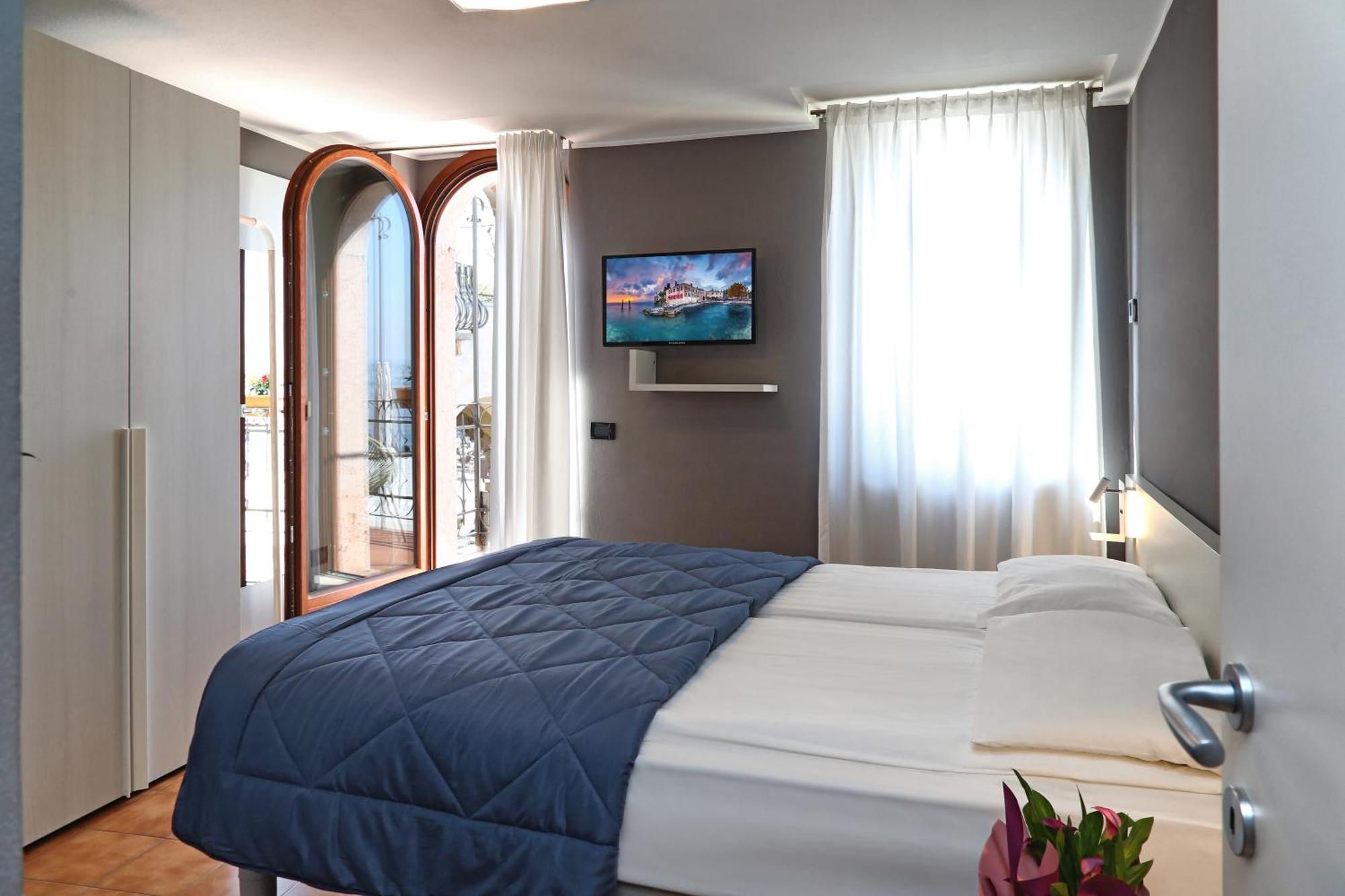 Albergo All'Ancora การ์ดา ภายนอก รูปภาพ