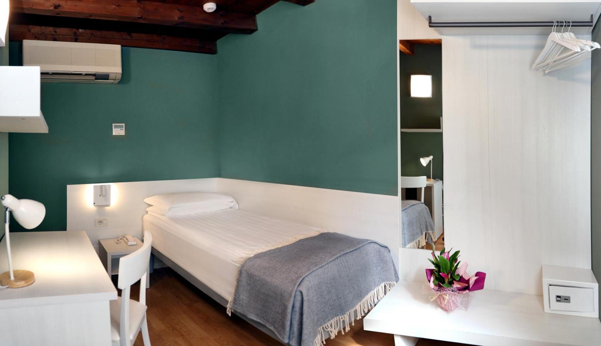 Albergo All'Ancora การ์ดา ภายนอก รูปภาพ