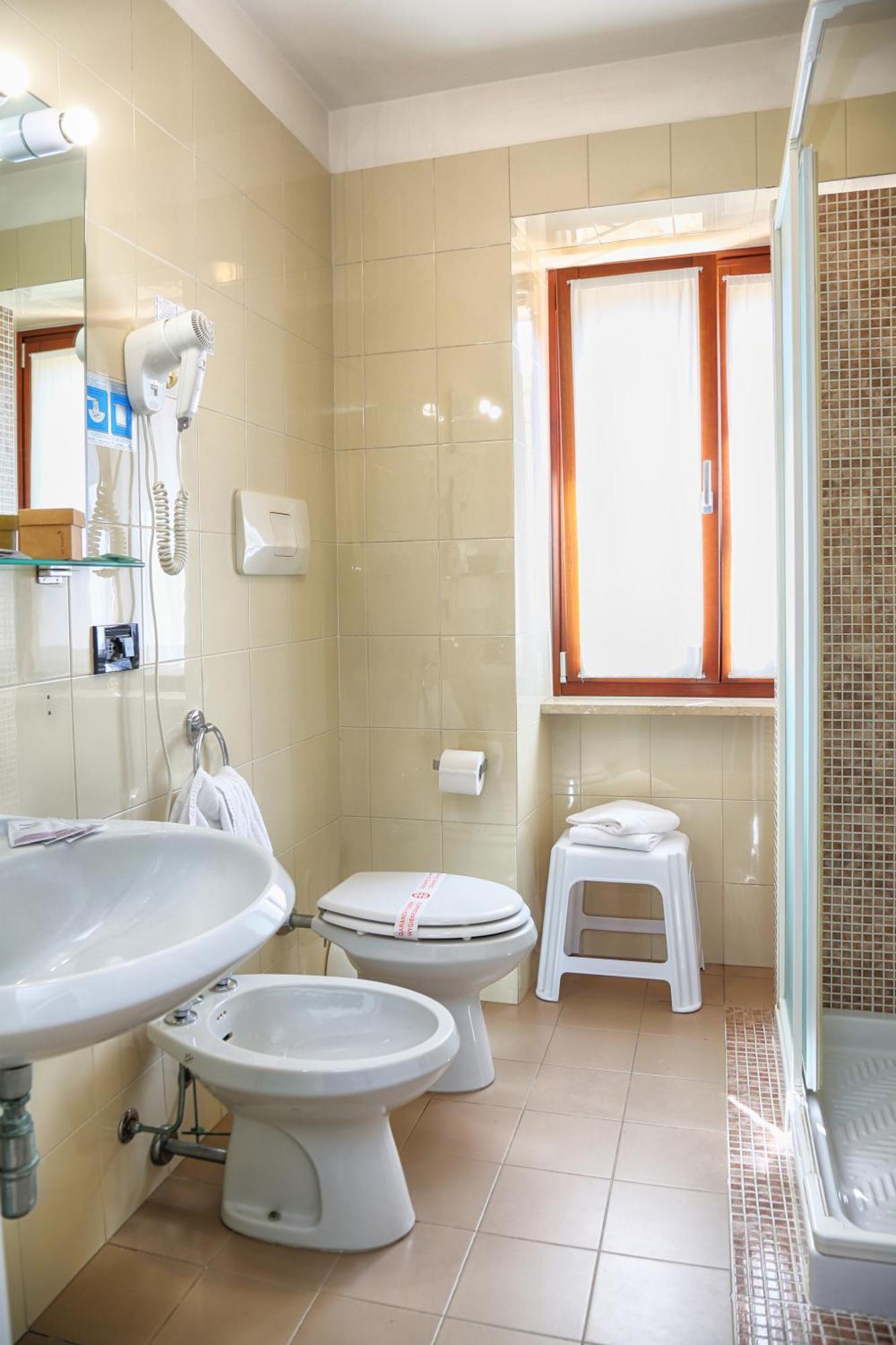 Albergo All'Ancora การ์ดา ภายนอก รูปภาพ