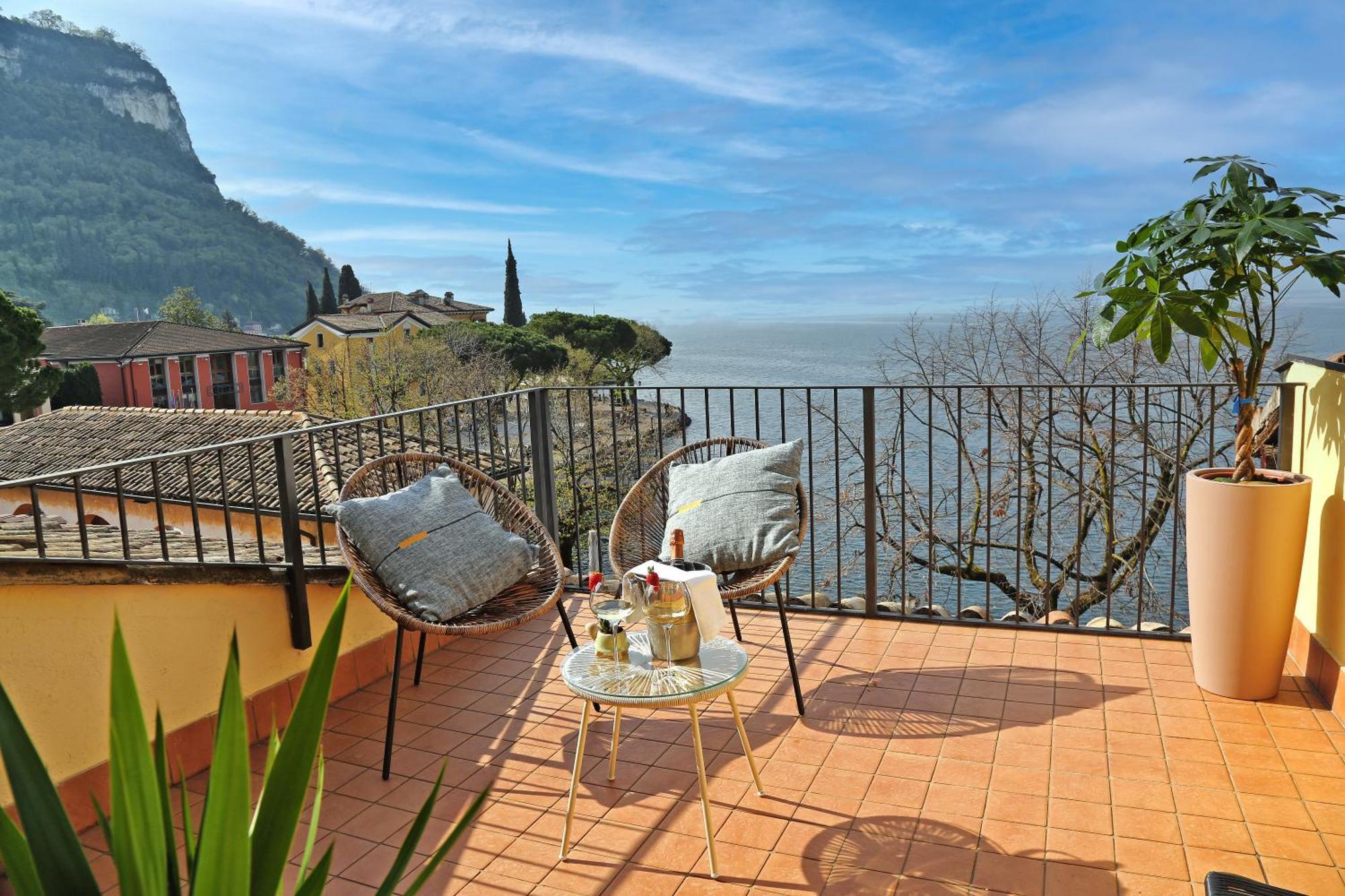 Albergo All'Ancora การ์ดา ภายนอก รูปภาพ