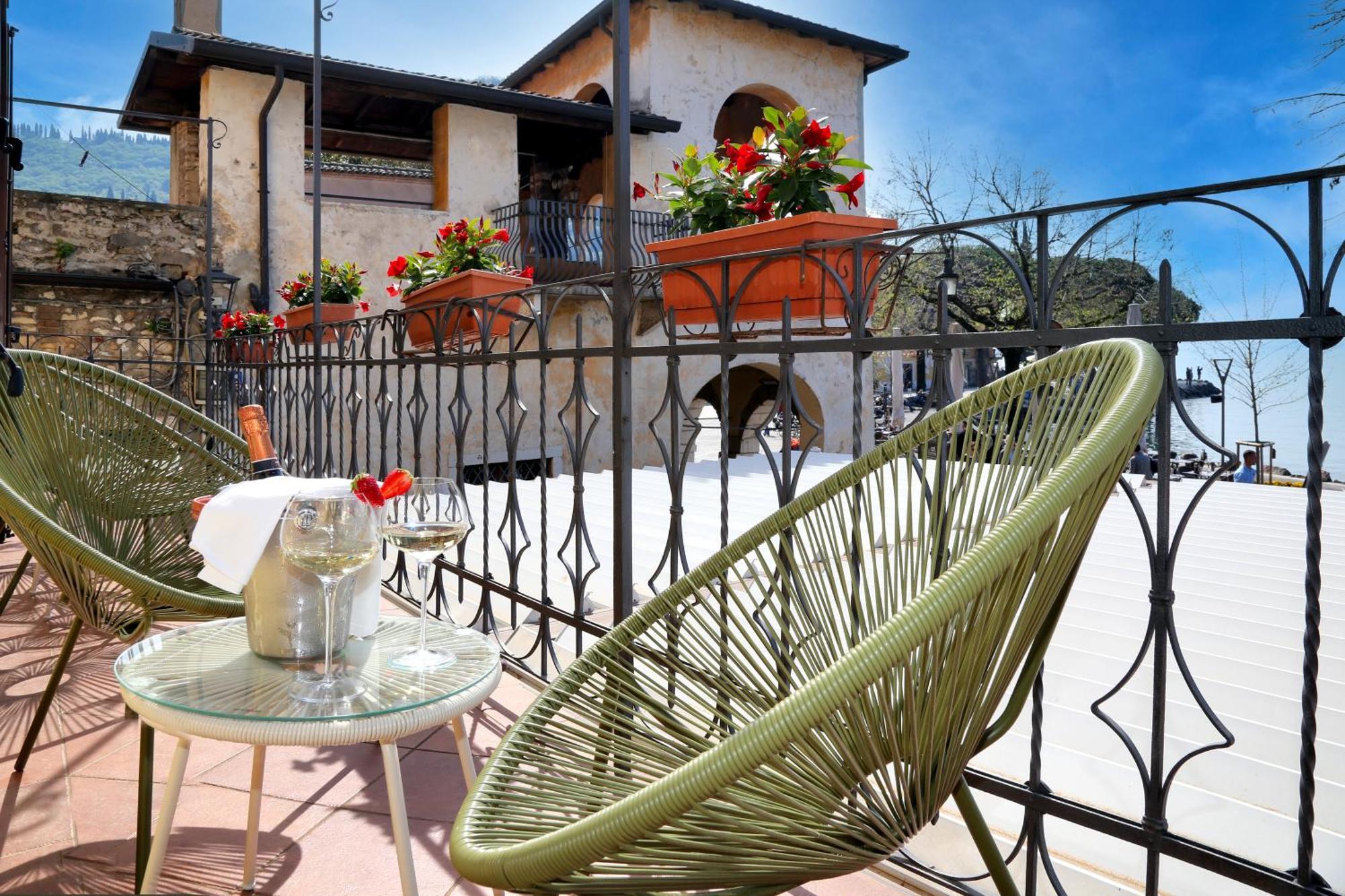 Albergo All'Ancora การ์ดา ภายนอก รูปภาพ